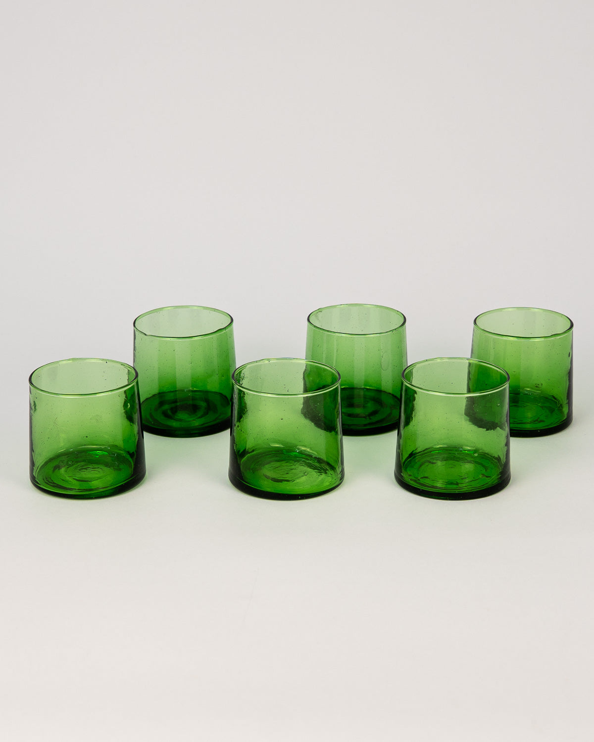 Beldi Trinkglas Klassiker Grün: handgemacht, hochwertig und aus recyceltem Glas mundgeblasen - bei MOGADOR kaufen