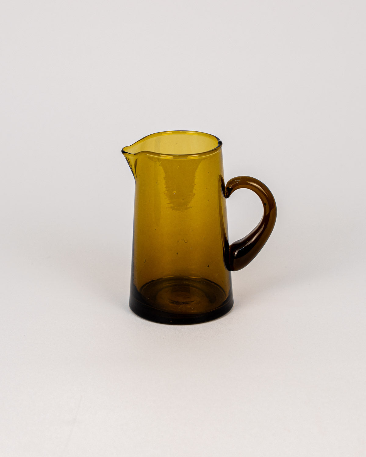 Glaskaraffe braun handgemacht und mundgeblasen aus recyceltem Glas - Bei MOGADOR kaufen