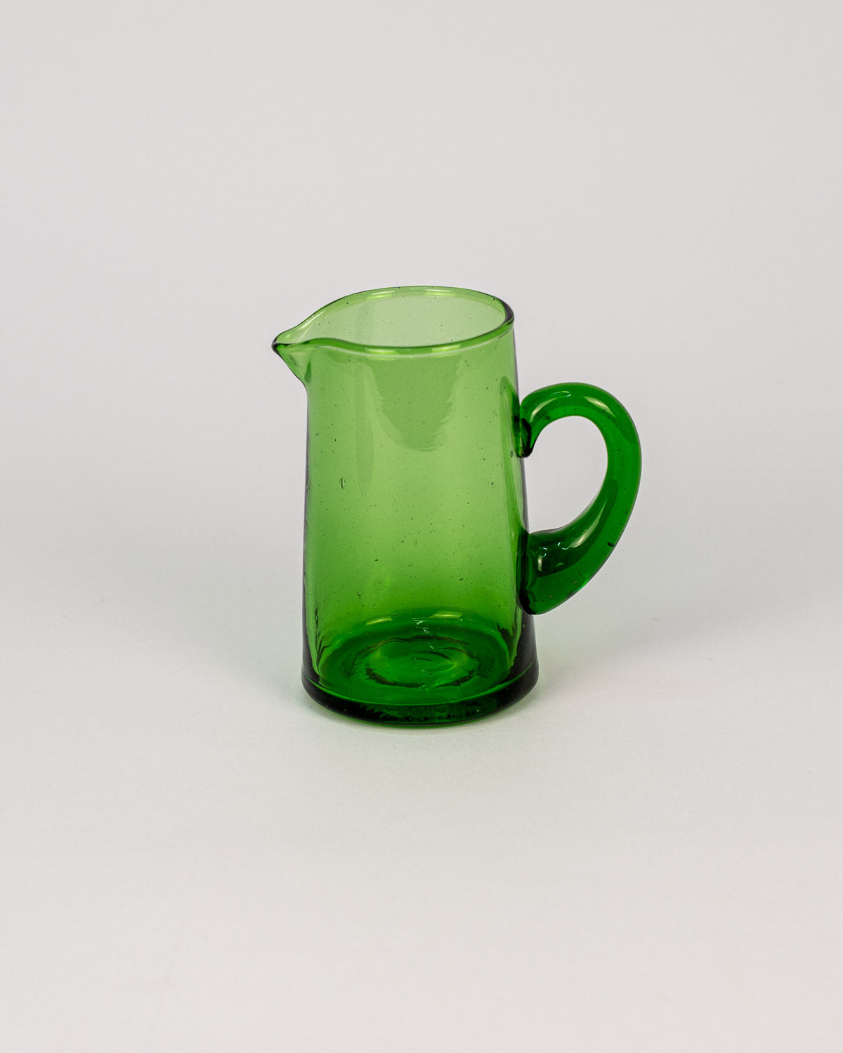 Glaskaraffe grün handgemacht und mundgeblasen aus recyceltem Glas - Bei MOGADOR kaufen
