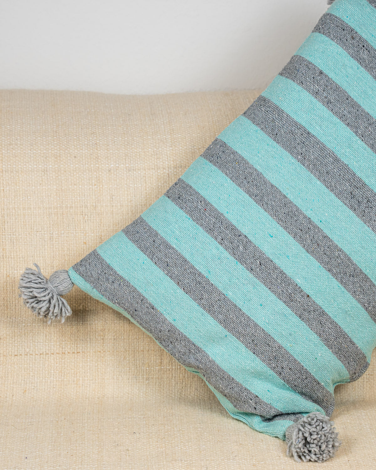 Gestreifte grau blaue Kissen fürs Sofa - Handgewebte schöne Kelim Kissenhüllen Boho Style
