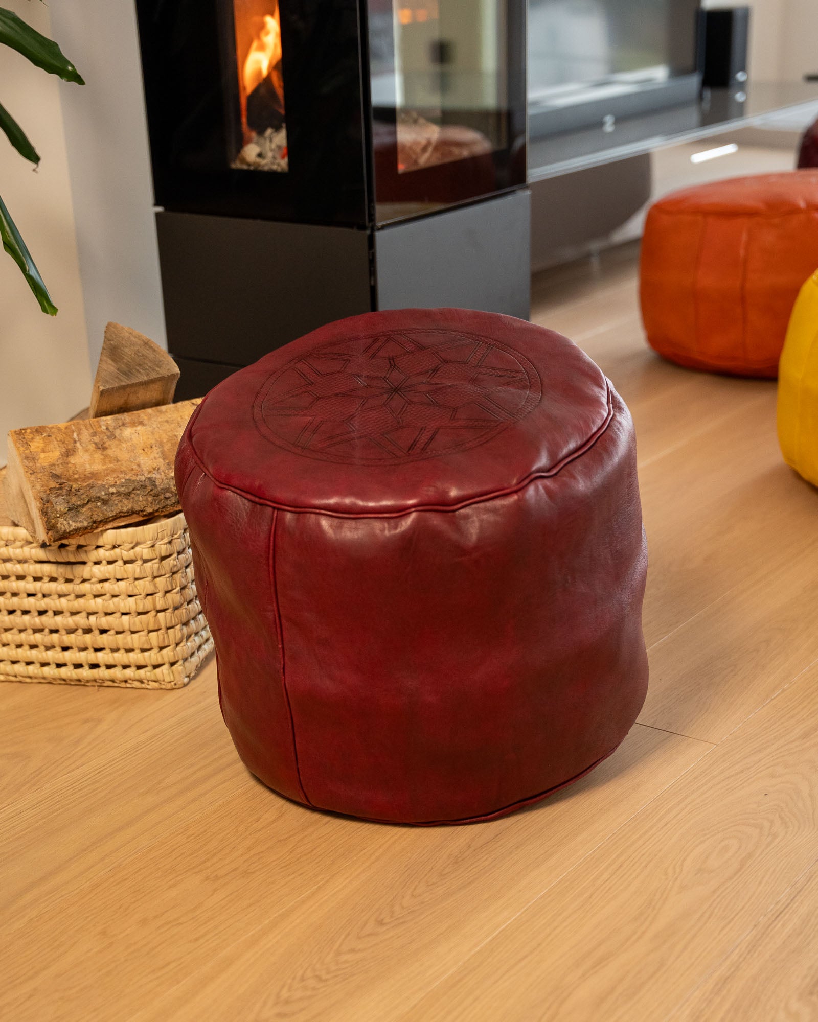 Leder Boho-Pouf aus Marokko in Weinrot