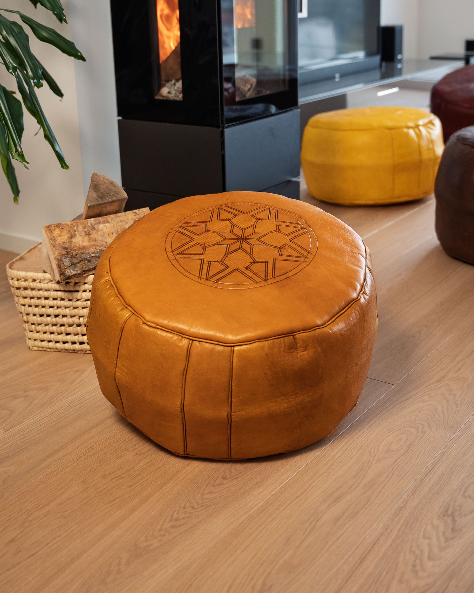 Boho-Pouf ottoman in Hellbraun