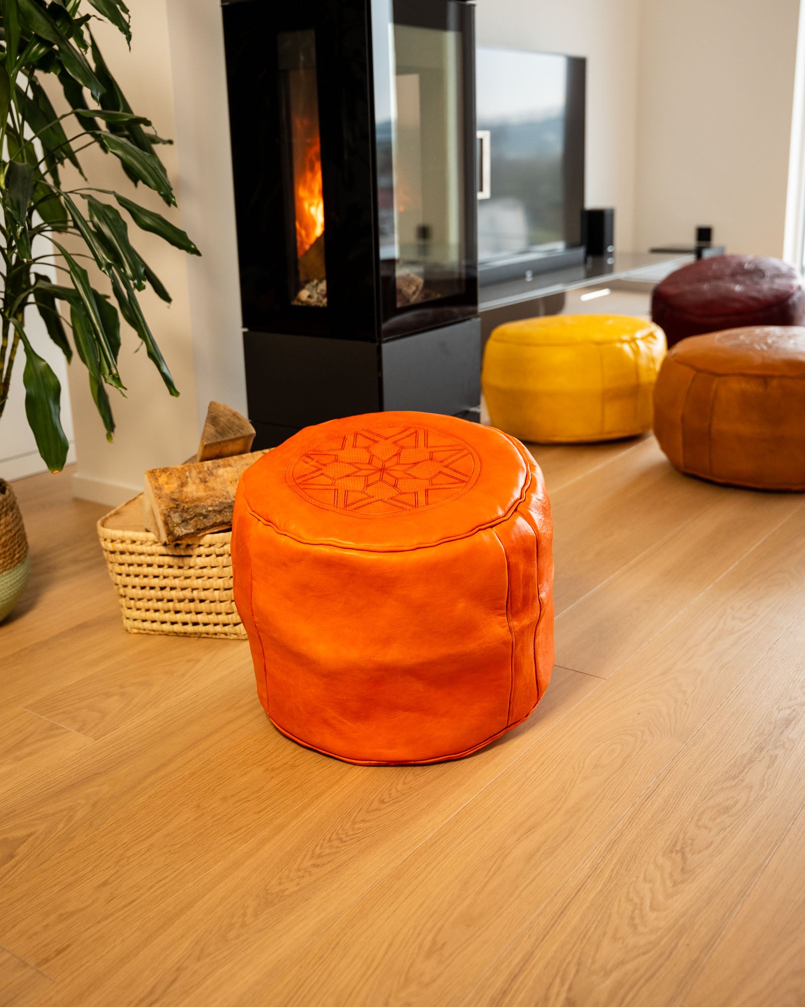 Handgemachte Poufs orange aus Leder