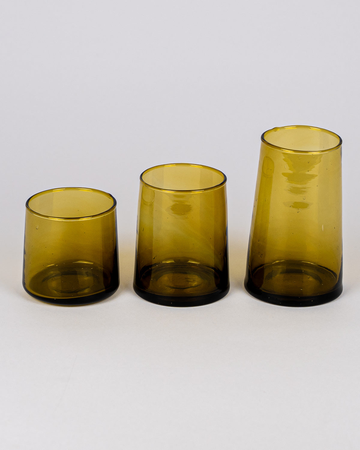 Beldi Trinkglas Braun: mundgeblasen, handgemacht und hochwertig. Ein Trinkglas Klassiker aus recyceltem Glas.