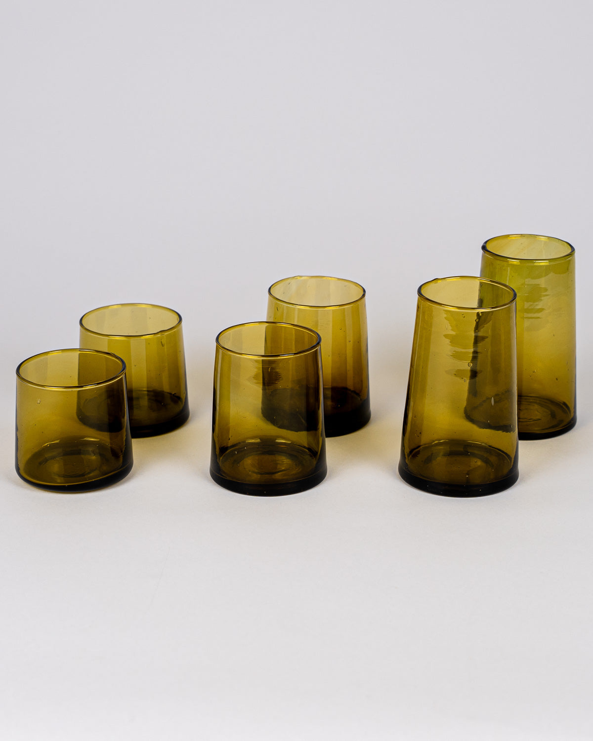 Beldi Trinkglas Braun: mundgeblasen, handgemacht und hochwertig. Ein Trinkglas Klassiker aus recyceltem Glas.