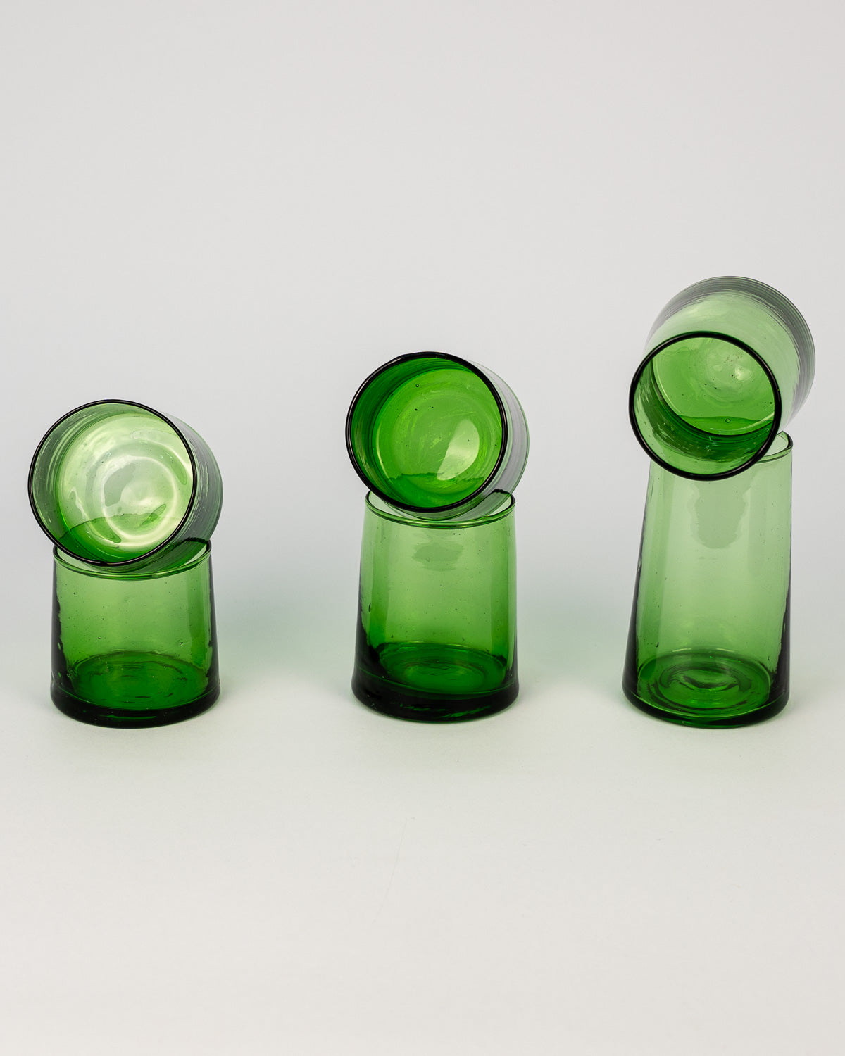 Beldi Trinkglas Grün: mundgeblasen, handgemacht und hochwertig. Ein Trinkglas Klassiker aus recyceltem Glas.