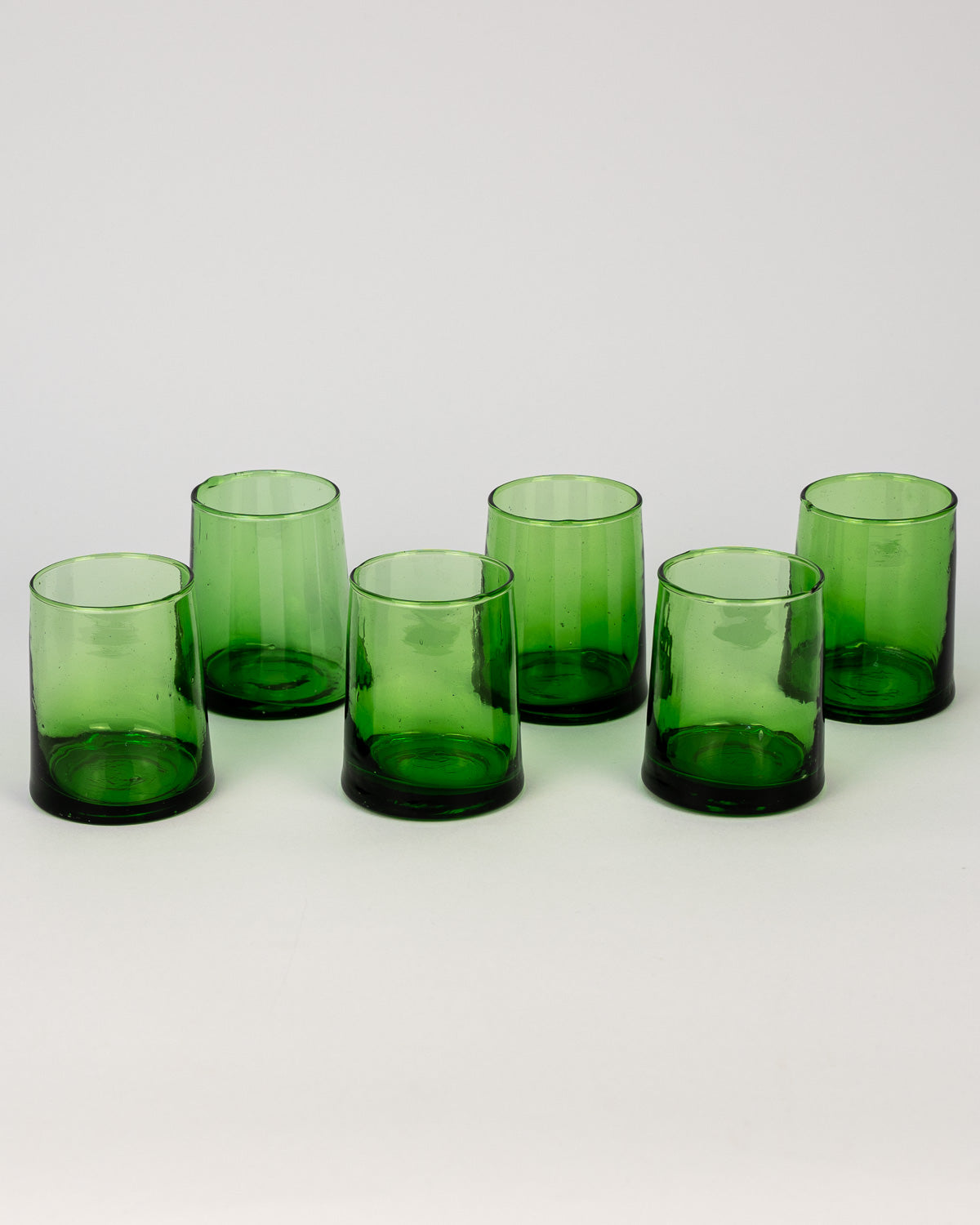 Beldi Trinkglas Klassiker Grün: handgemacht, hochwertig und aus recyceltem Glas mundgeblasen - bei MOGADOR kaufen
