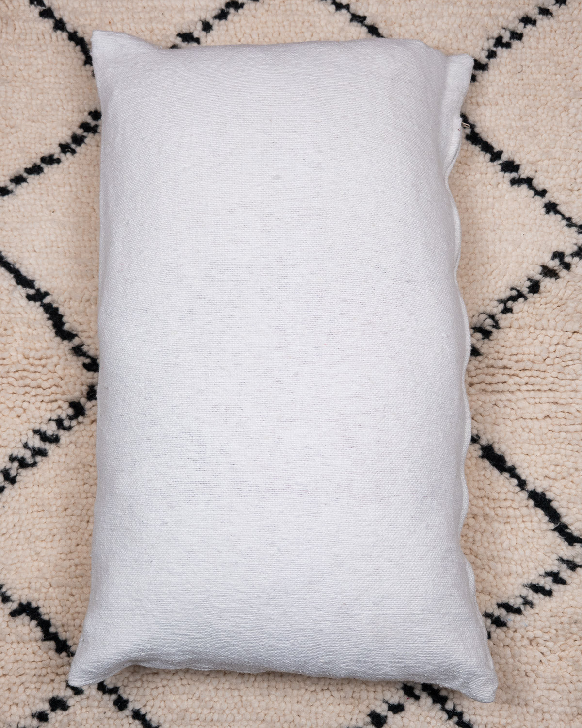 Längliches Kissen für Couch- handgemachte Kissen Designklassiker aus Baumwolle - bei MOGADOR kaufen
