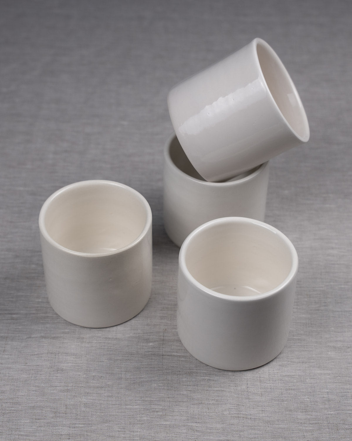 Manufaktur Tasse matt weiß: Keramik Becher ohne Griff bei MOGADOR