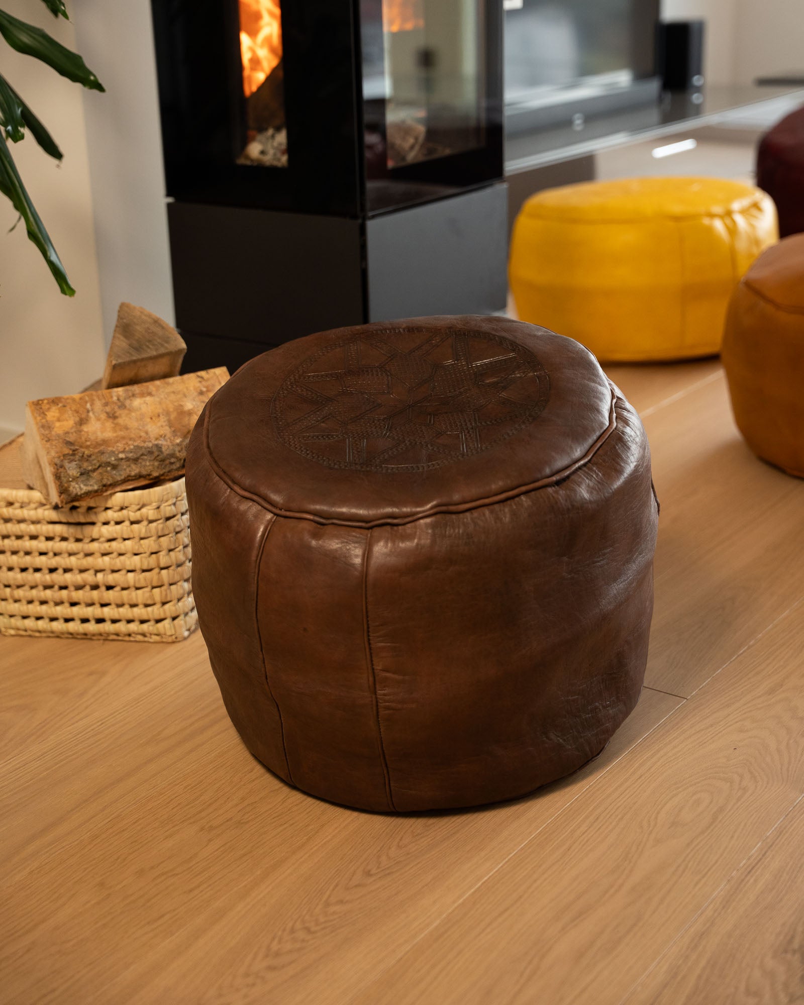 Boho-Pouf aus braunem Leder