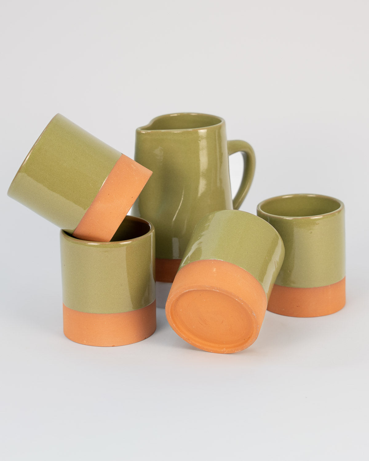 Trinkset aus Terrakotta handgemacht: Tee/ Kaffee Becher und Karaffe aus Keramik - bei MOGADOR