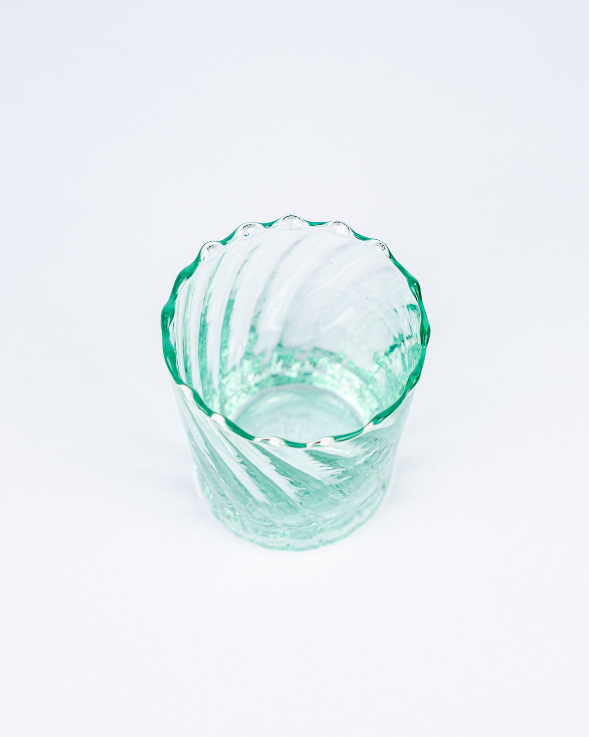 Trinkglas Twist - mundgeblasen, transparent, hochwertig, handgemacht. Jetzt bei MOGADOR online entdecken.
