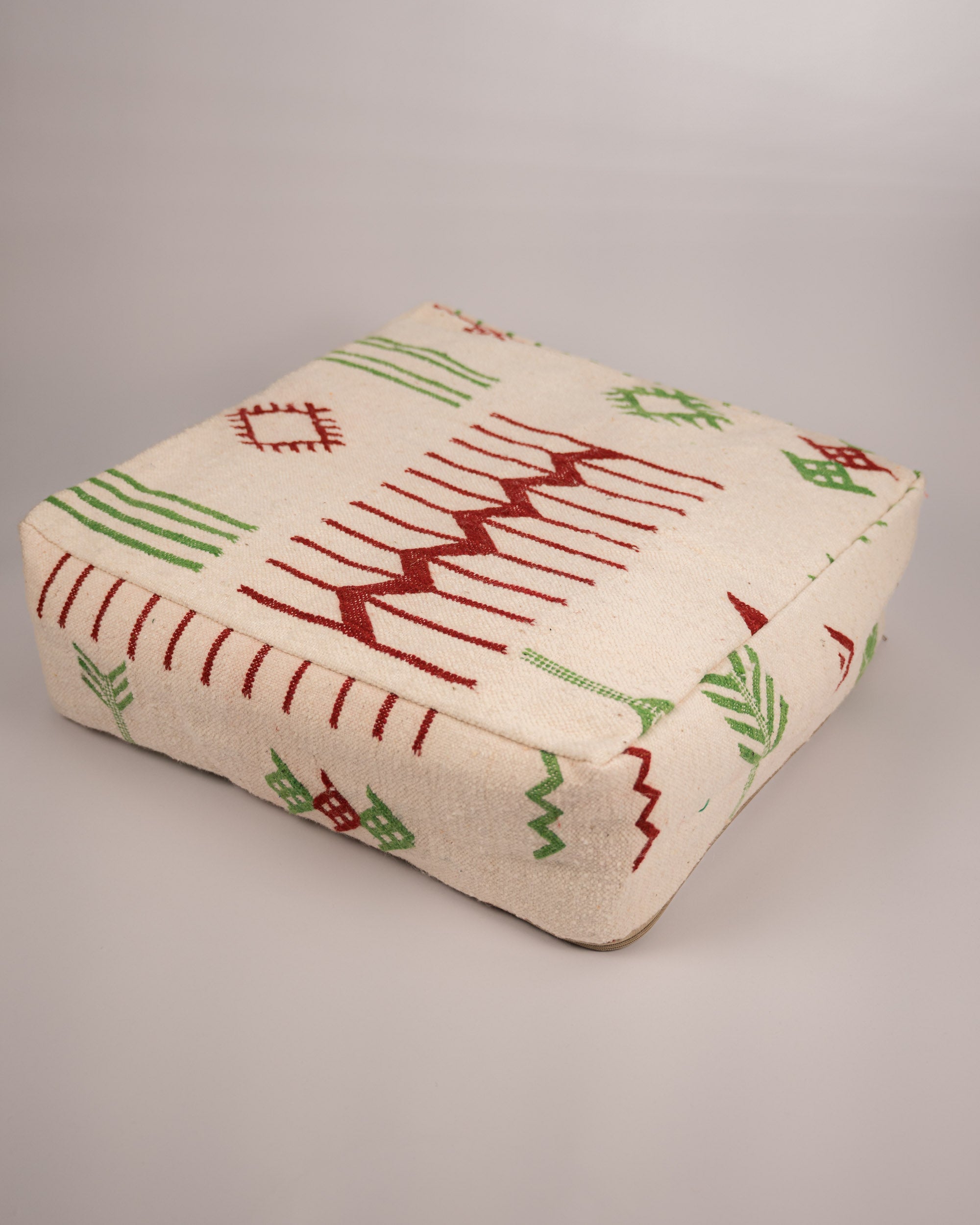 Handgemachter Boho-Pouf aus Schurwolle