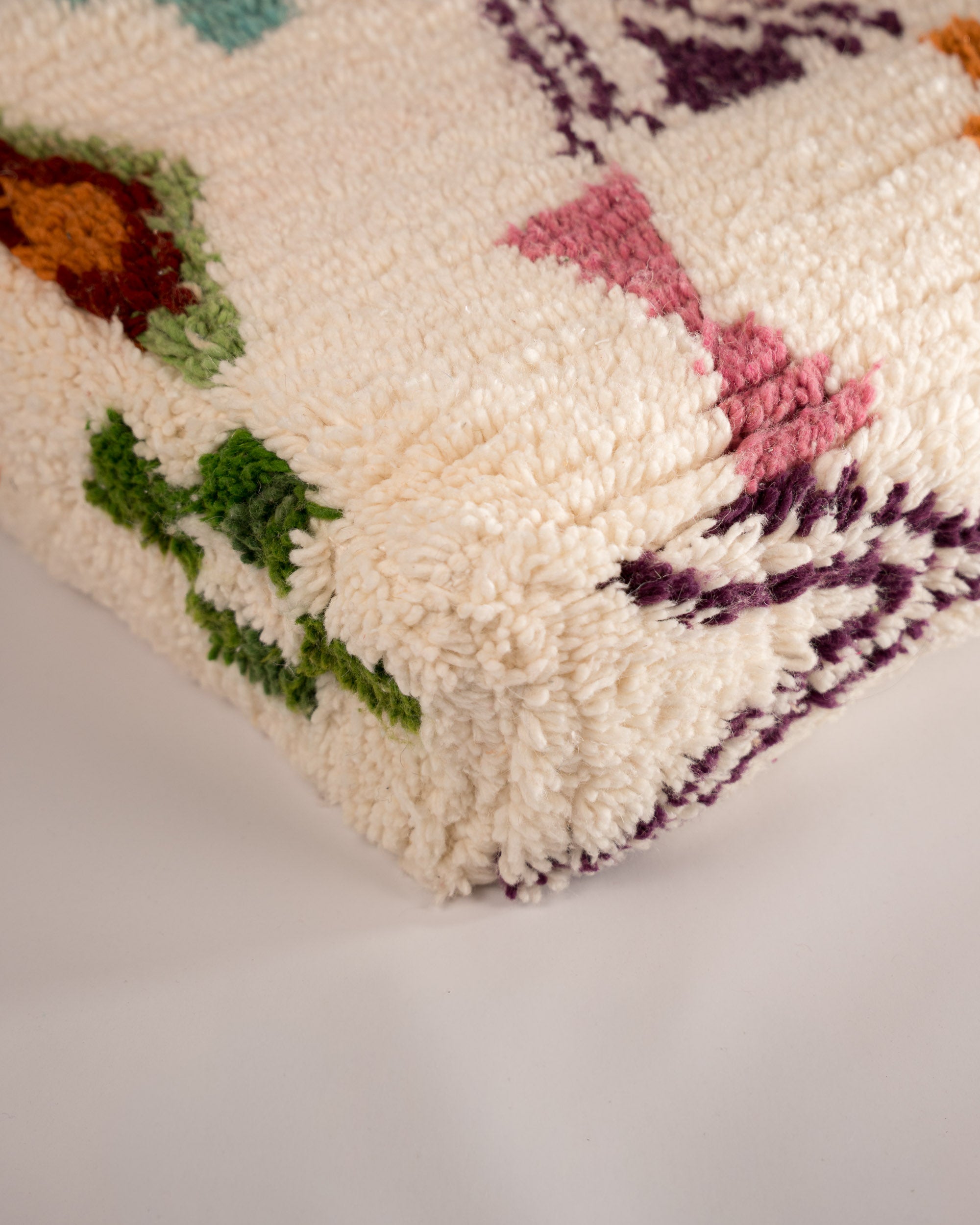 Große Sitzkissen/Pouf für Boden aus Wolle handgefertigt