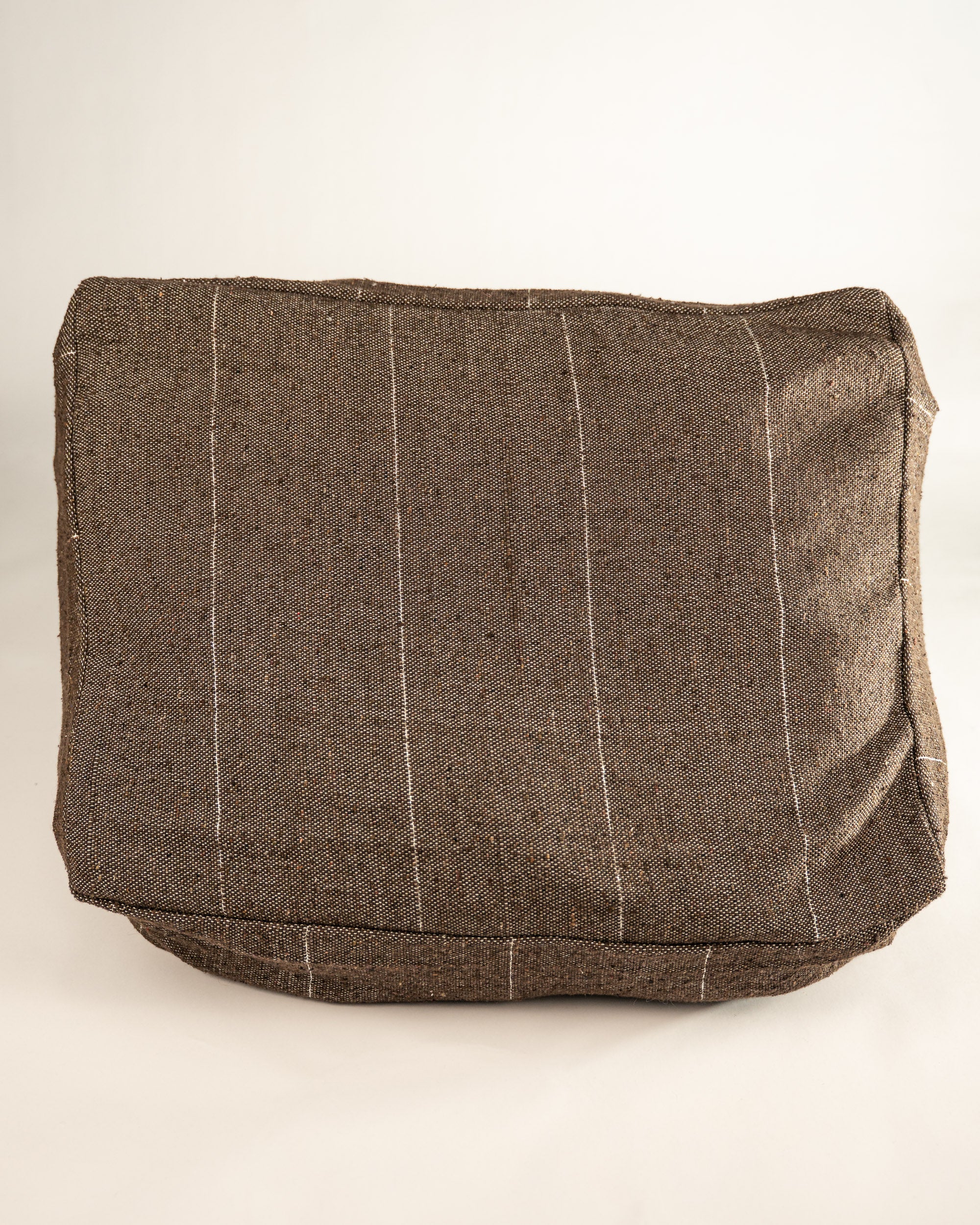 Quadratischer Boho kelim Pouf gestreift - handgefertigt aus Wolle
